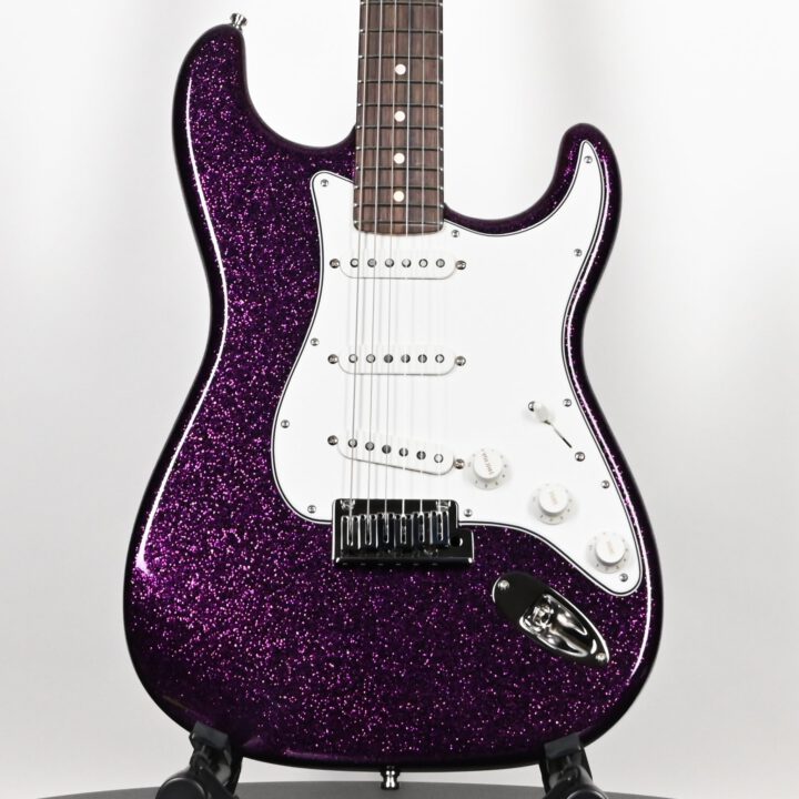 Fender H.E.R. Limited Edition Stratocaster Maple Fingerboard Blue
